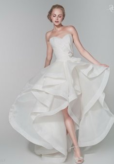 Свадебное платье C19310. С пышной юбкой, короткое со шлейфом.