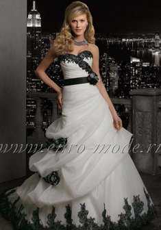 Свадебное платье B24888. А-силуэт, длинное со шлейфом.