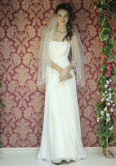 Свадебное платье L65250. С прямой юбкой, длинное со шлейфом.