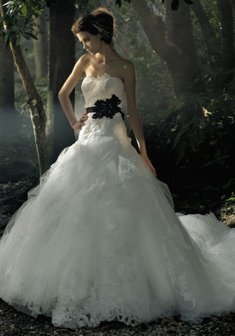 Свадебное платье R65300. С пышной юбкой, длинное со шлейфом.